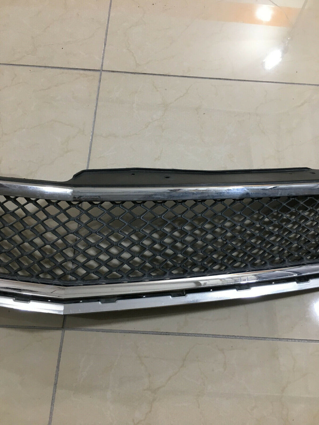 Upper Grille Chevy Traverse 2009-2012 15943196 Original