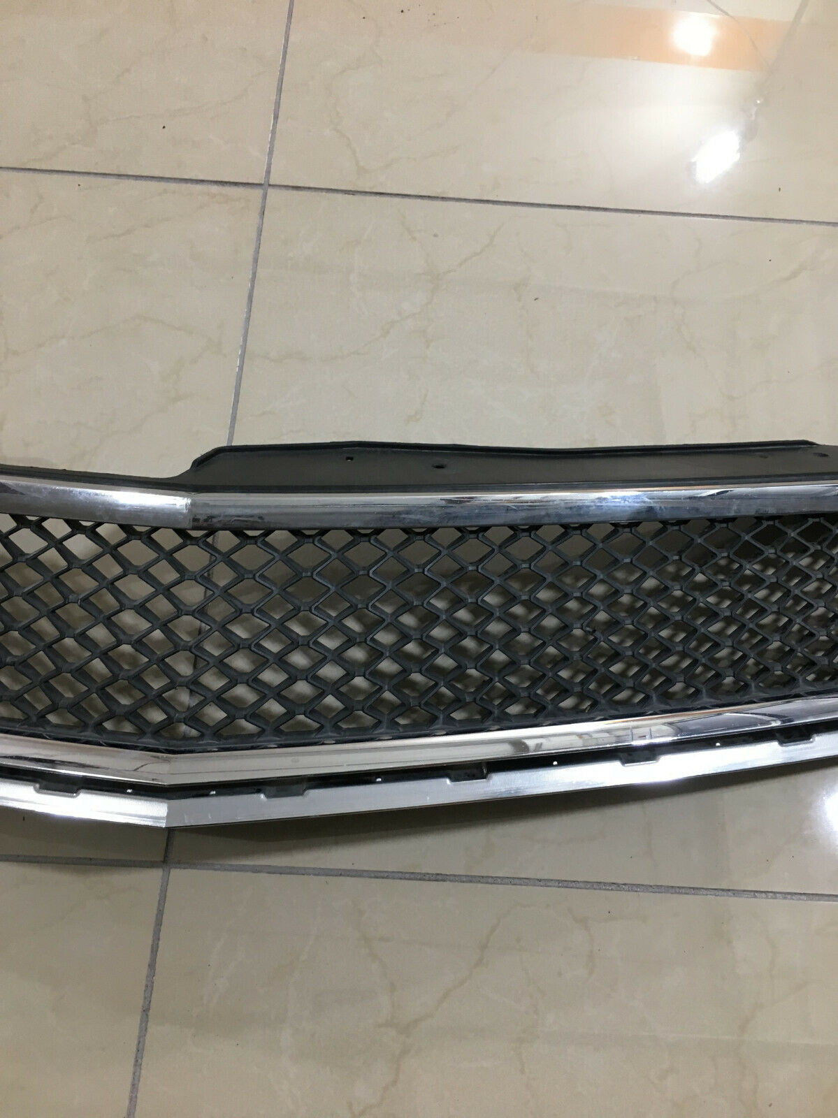 Upper Grille Chevy Traverse 2009-2012 15943196 Original
