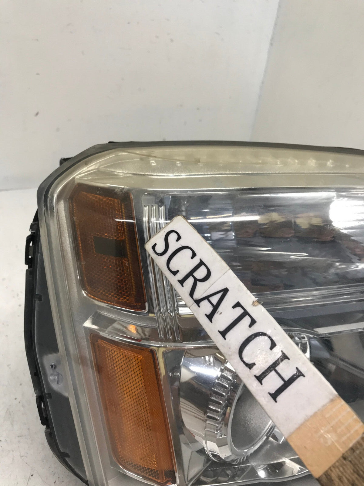 Headlight Damaged Left Driver LH GMC Terrain SL/SLT/SLE 2010-2015 23319180 OEM