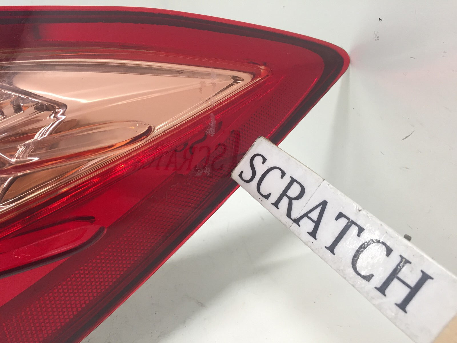 Tail light Damaged Lamp Outer Passenger RH Toyota Corolla Sedan 17-2019 CAPA