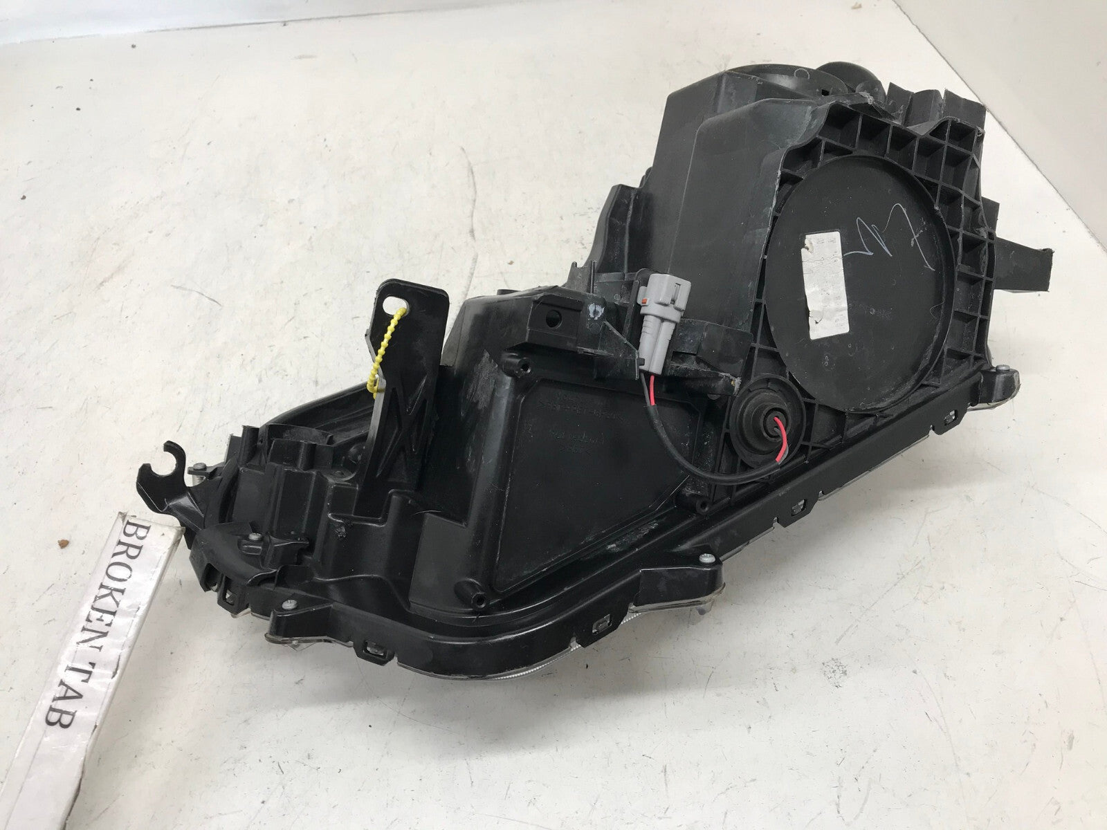Headlight Damaged Right RH Passenger Toyota RAV4 2016 2017 2018 81110-0R080 OEM