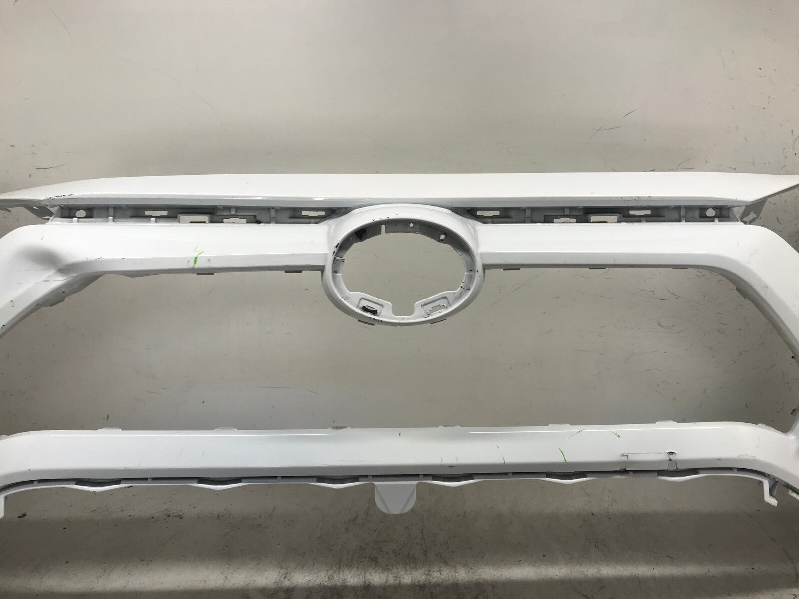 Front Bumper Cover White 2019-2022 Toyota RAV4 LE/XLE/Hybrid LE 52119-0R200 OEM