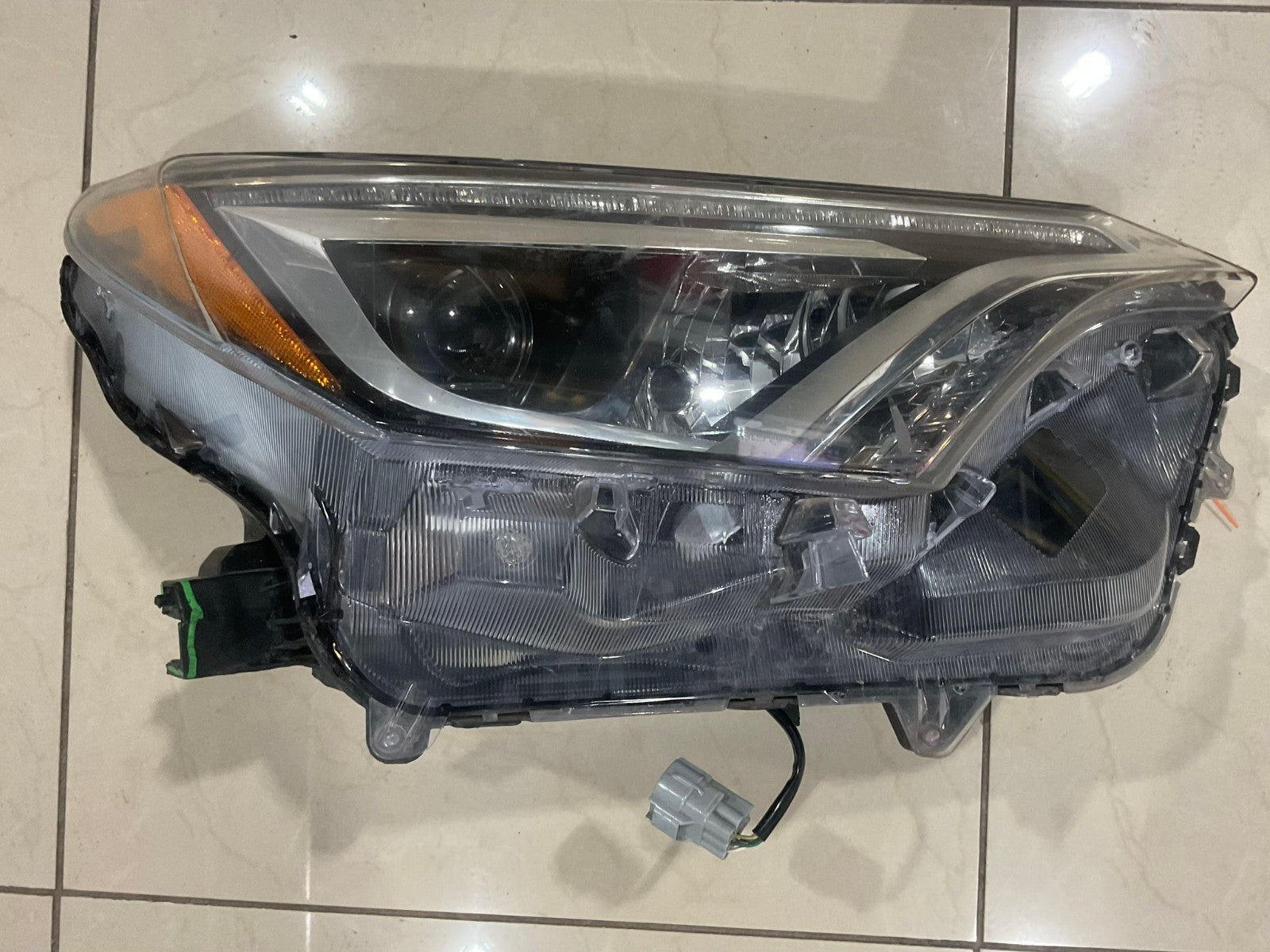 Headlight Right RH Passenger Toyota RAV4 2016 2017 2018 CAPA