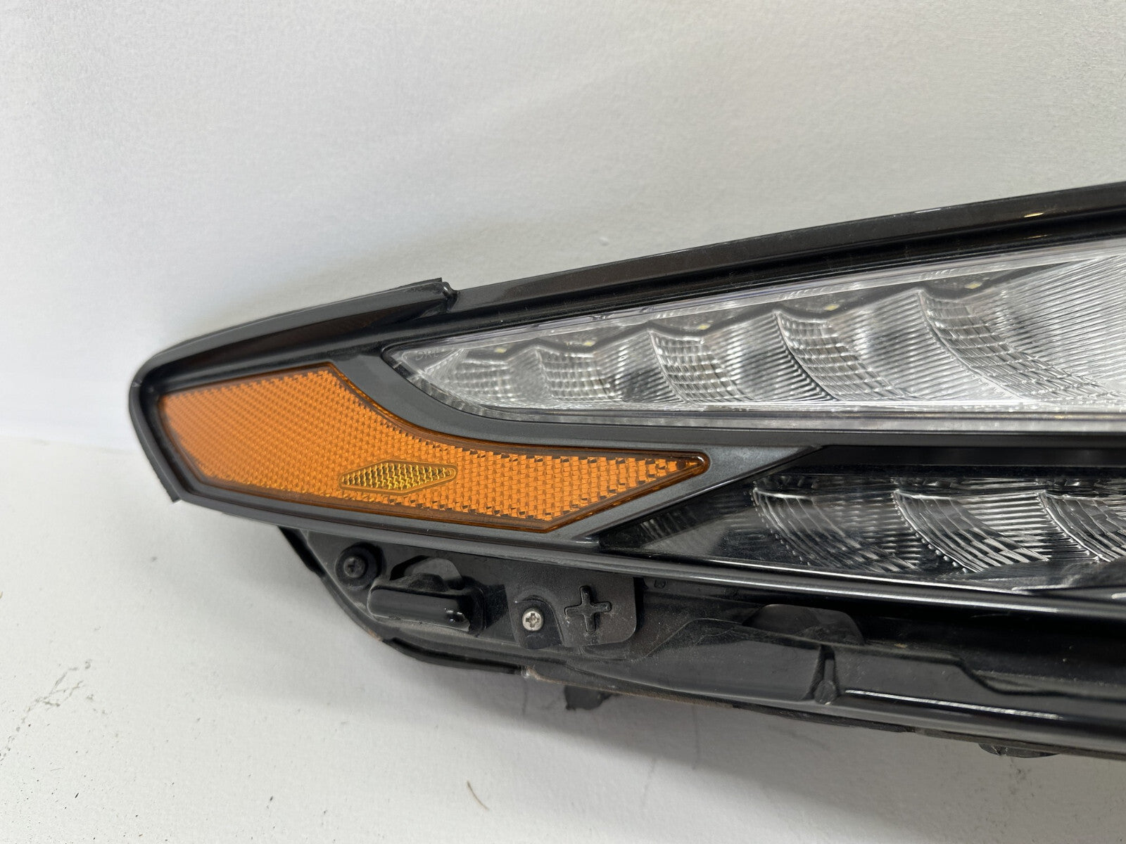 Headlight Damaged Right Passenger RH 2022-2024 Hyundai Tucson 92208-N9 OEM