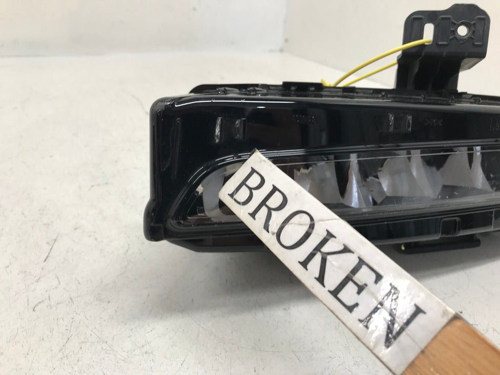 Fog light Damaged LH Driver  Jeep Grand Cherokee 2022 68465141AC OEM