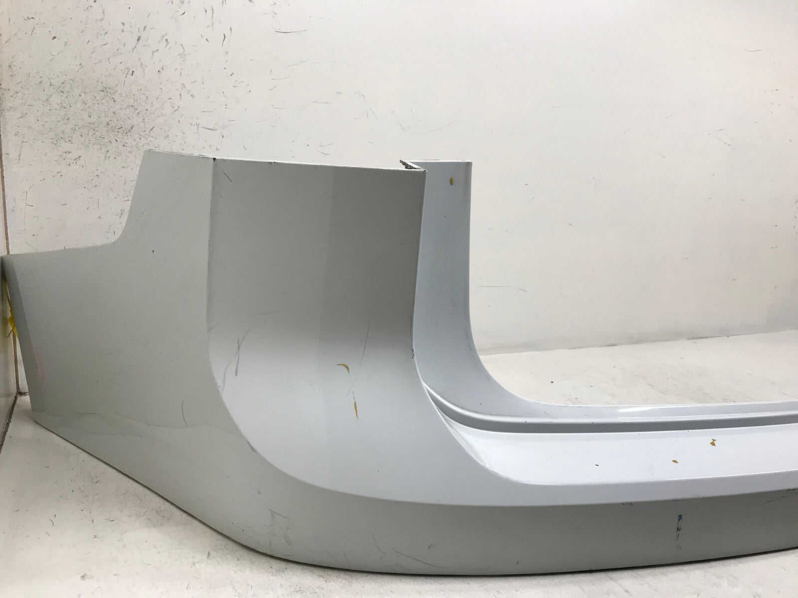 Rear Upper Bumper Cover Volkswagen Tiguan S/SE/SEL/SEL Prmium 2018 5NN807421 OEM