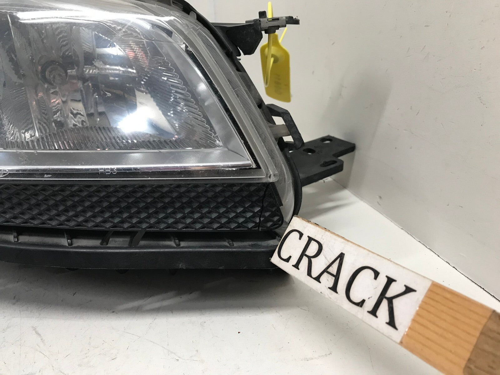 Headlight Damaged Halogen RH Right Ford Escape SE 2013-2016 CJ54-13W029-A OEM