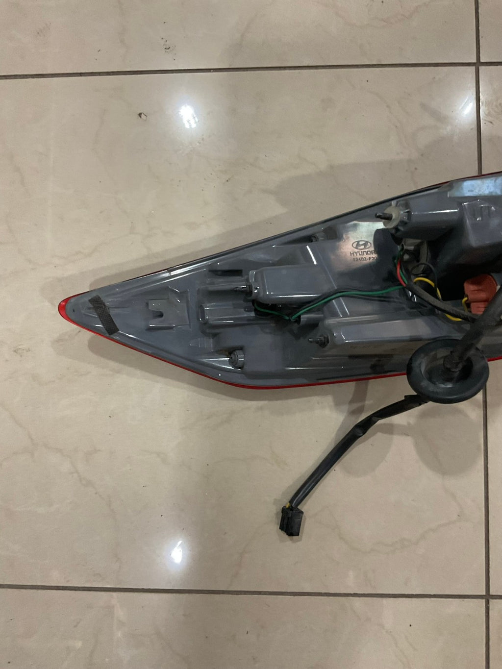Tail light Right RH Passenger 2017 2018 Hyundai Elantra 92402-F30 OEM