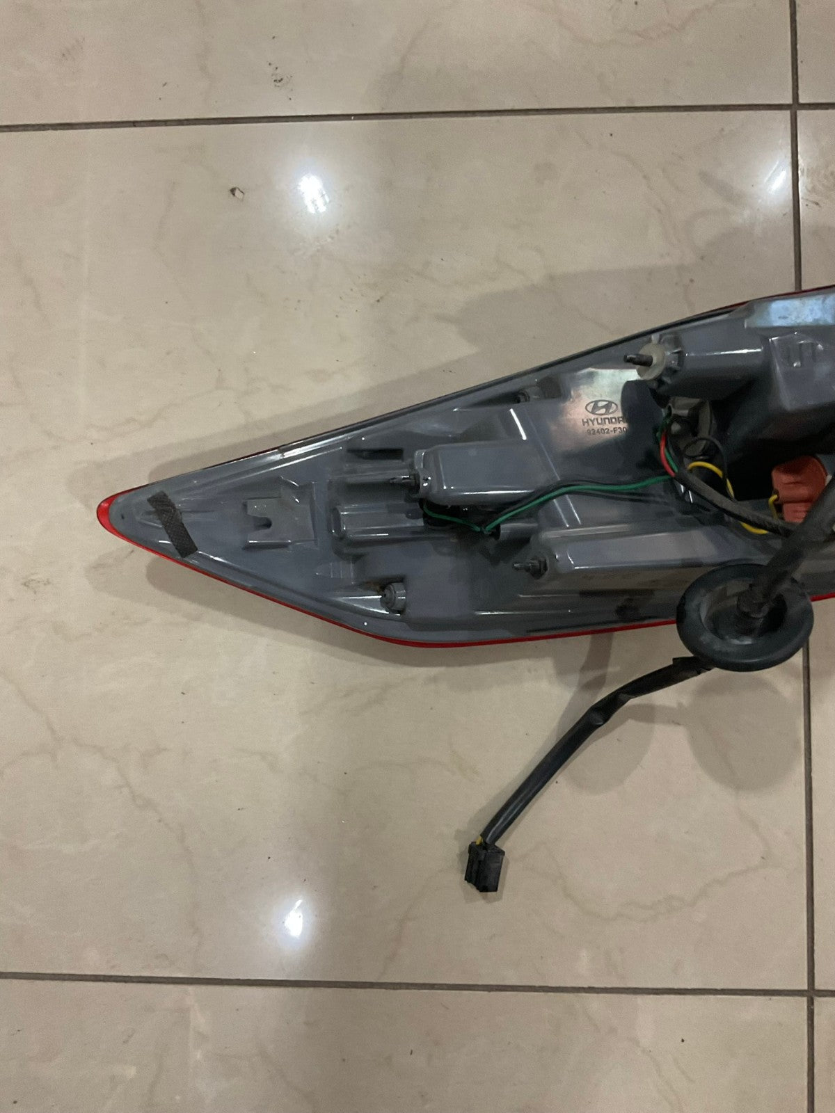 Tail light Right RH Passenger 2017 2018 Hyundai Elantra 92402-F30 OEM