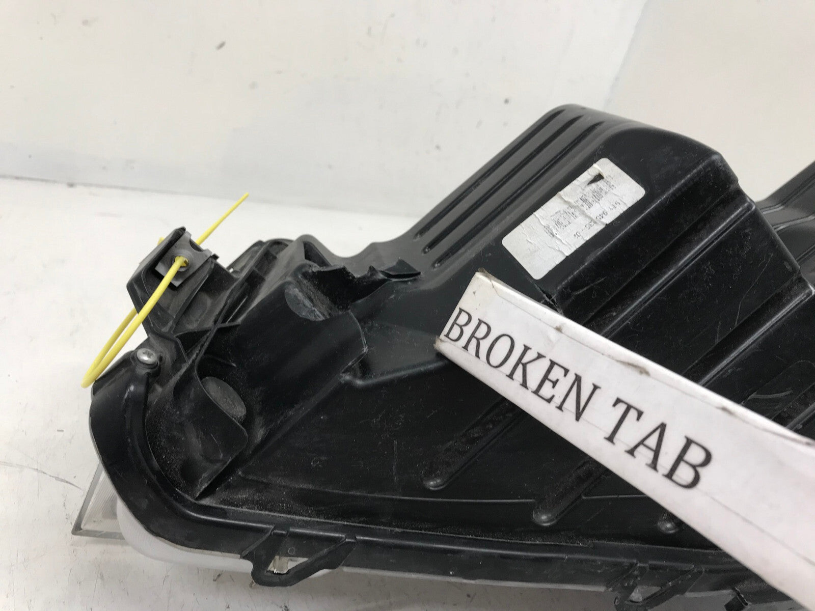 Halogen Headlight Damaged Passenger RH Right Side Toyota Camry 2015-2017 OEM2