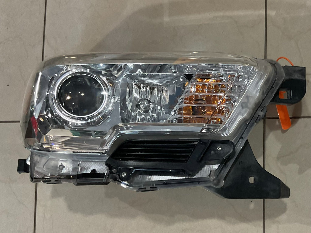 Headlight Right RH Passenger 2016-2022 Toyota Tacoma CAPA