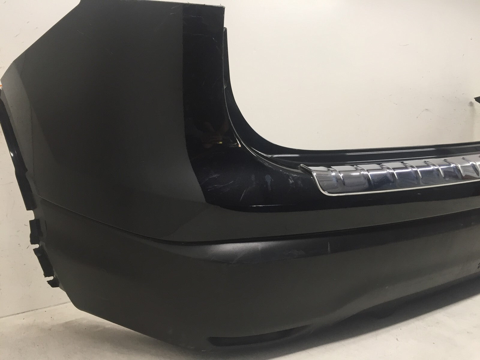 Rear Bumper Cover Nissan Rogue Sport S SL SV 2017-2019 85022-6MA0H OEM