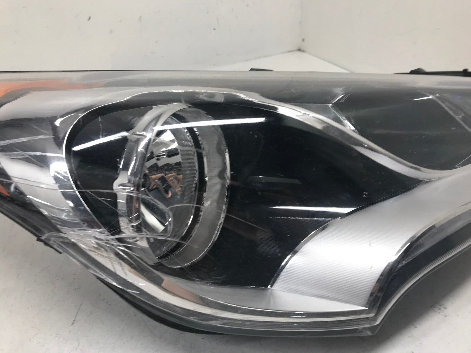 Headlight Damaged Right RH 12-2017 Hyundai Veloster PARTS ONLY 92102-2V030 OEM