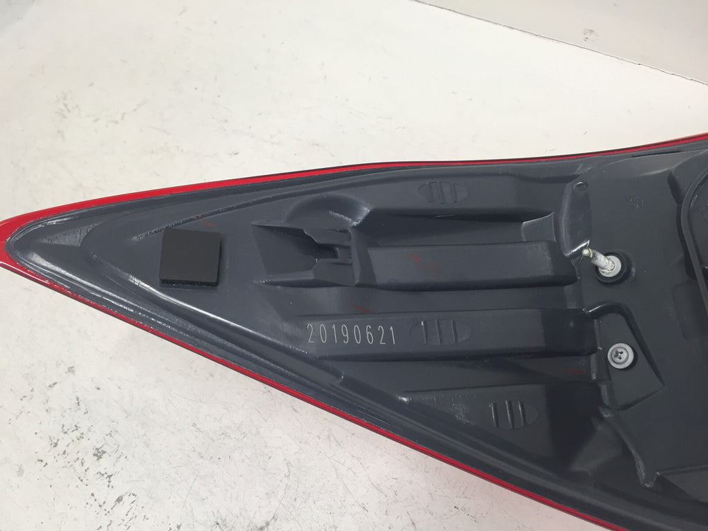 Tail light Damaged Lamp Outer Passenger RH Toyota Corolla Sedan 17-2019 CAPA
