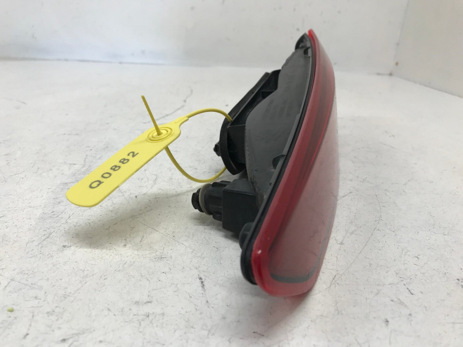 Tail light Damaged RH Passenger 2019-2020 Hyundai Elantra 92404-F3500 OEM