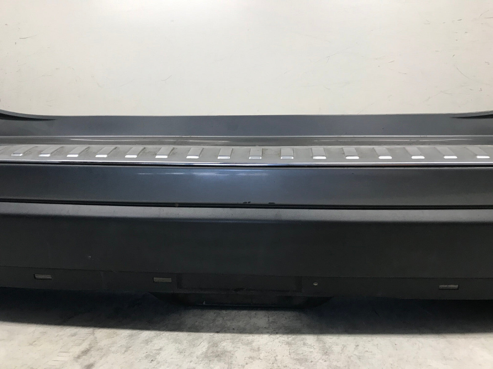 Rear Bumper Cover Gray 2017-2018 Nissan Rogue S/SL/SV/Hybrid 85022-6FL0H OEM