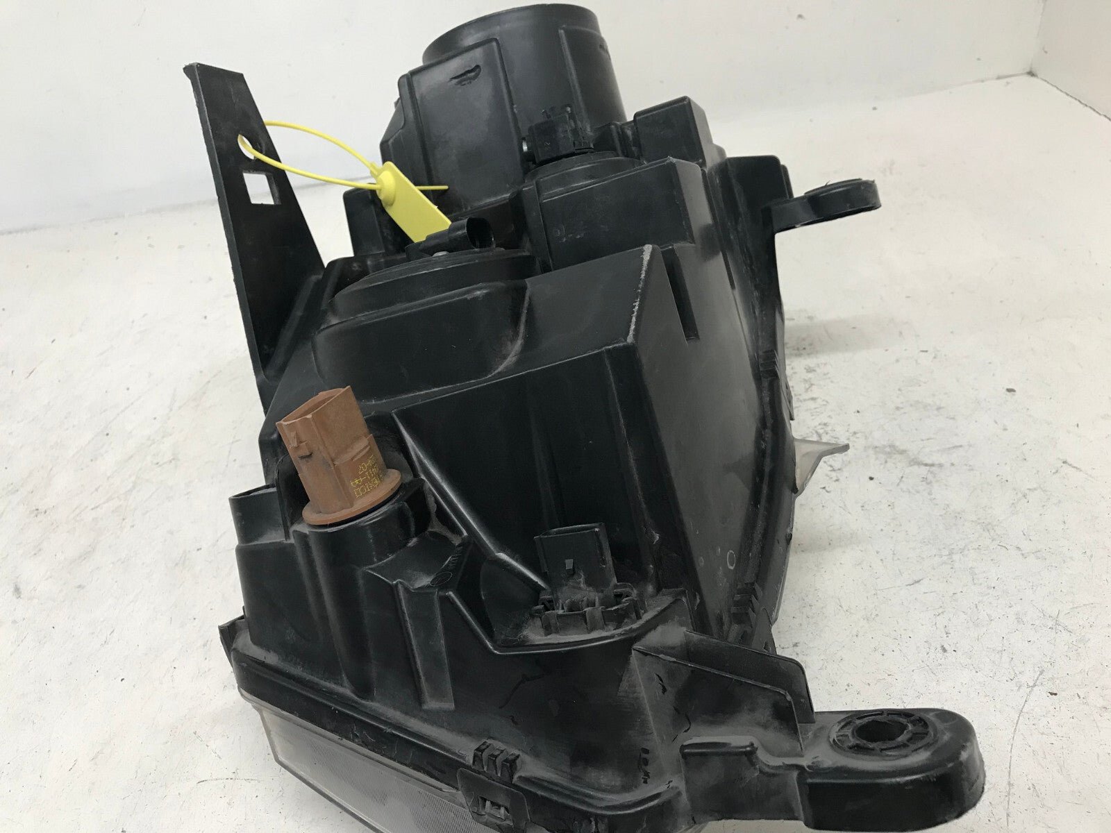 Headlight Damaged Passenger RH Jeep Grand Cherokee 2014 2015 2016 68110996AD OEM