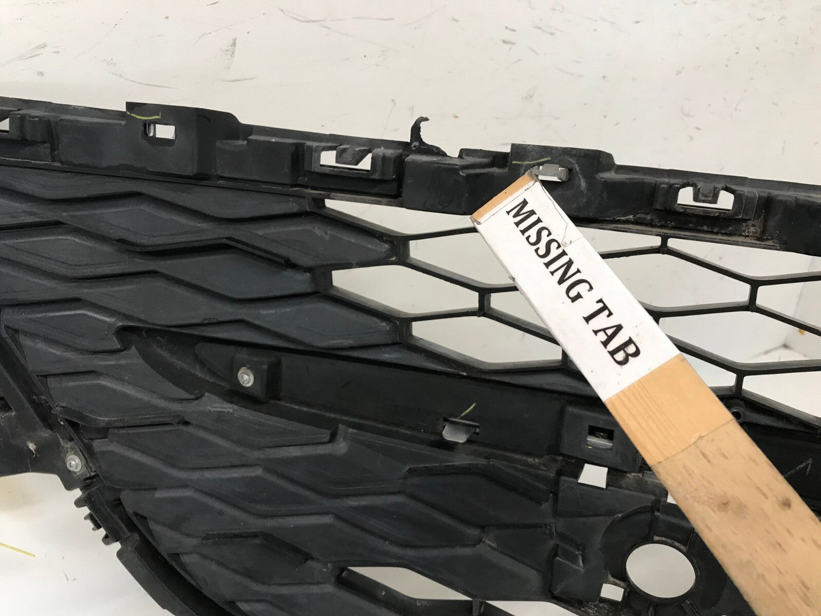 Grille Grill 10-12 Mazda CX9 CX-9 TE69-501T1 OEM