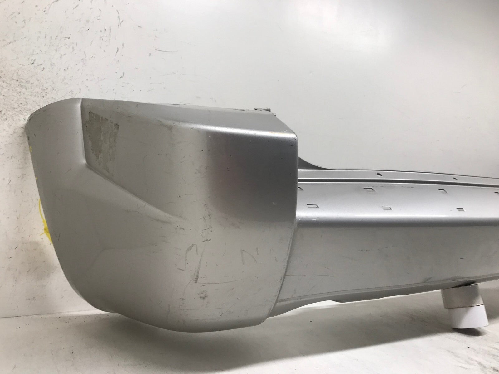 Rear Bumper Cover Gold 05-09 Hyundai Tucson dual exhaust 86611-2E050 OEM