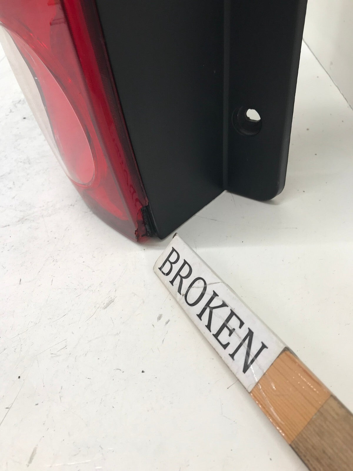 Tail light Damaged Right RH Passenger GMC Yukon/XL 07-14 CAPA