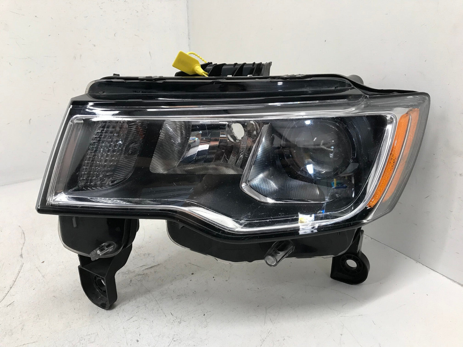 Headlight Damaged Left LH Driver Jeep Grand Cherokee 17-22 68289235AD OEM