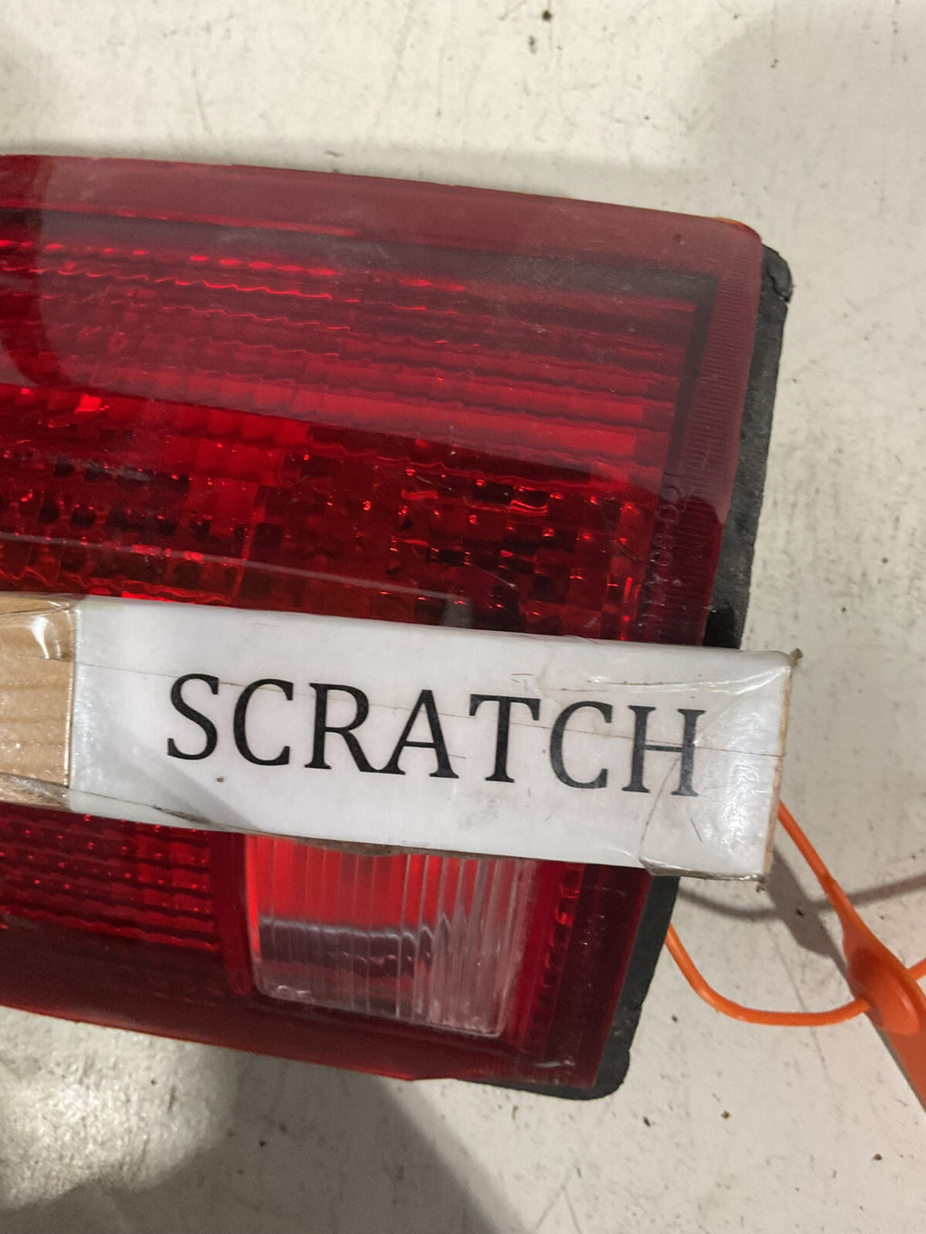 Tail light Damaged Passenger RH 1992-1999 Chevrolet GMC GM080-B000R-US56 OEM