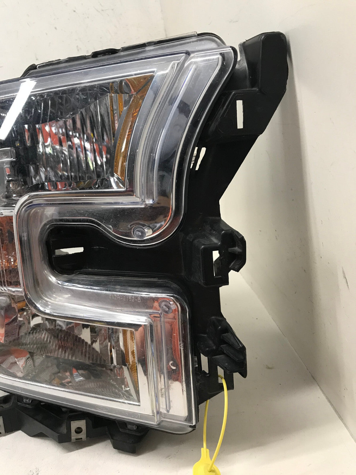Halogen Headlight Damaged Right RH Ford F-150 2015 2016 2017 FL34-13005-A OEM