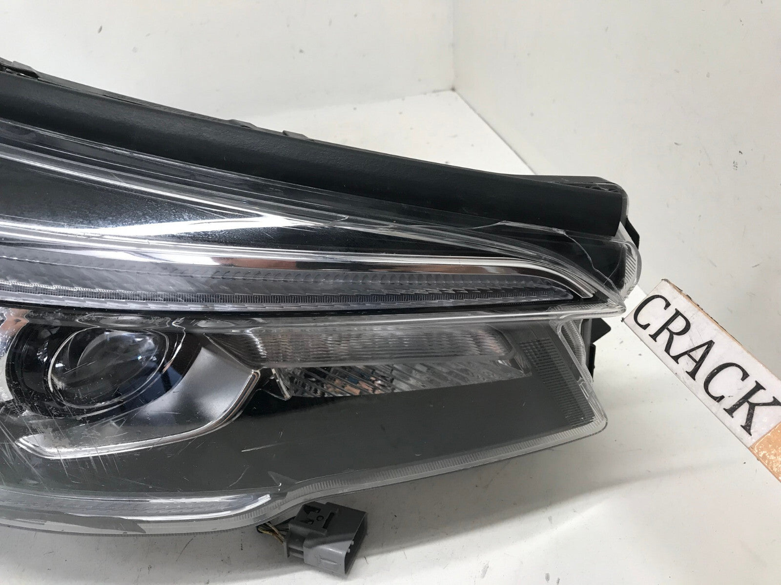 Headlight Damaged Passenger Right RH Subaru Forester 2019 2020 OEM