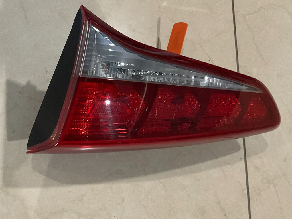 Tail Light Right Passenger RH 16 17 18 Hyundai Tucson 92404+d3 OEM