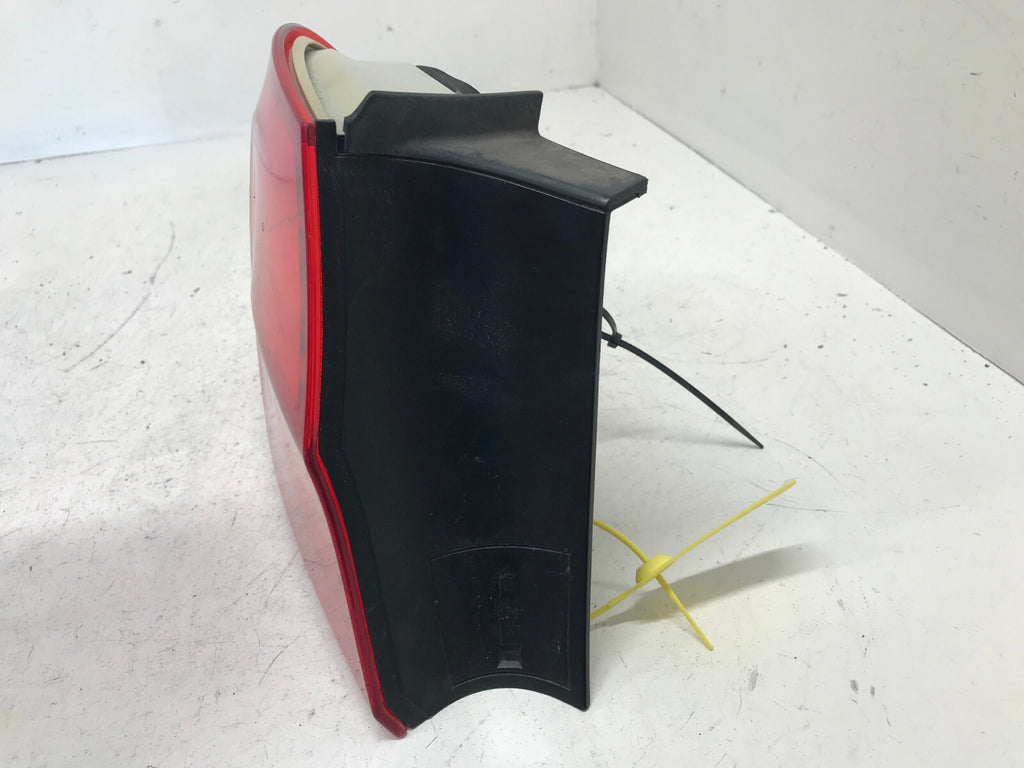 Tail light Damaged Driver LH BMW 3 Series E90 Sedan 2009 2010 2011 21839014 OEM
