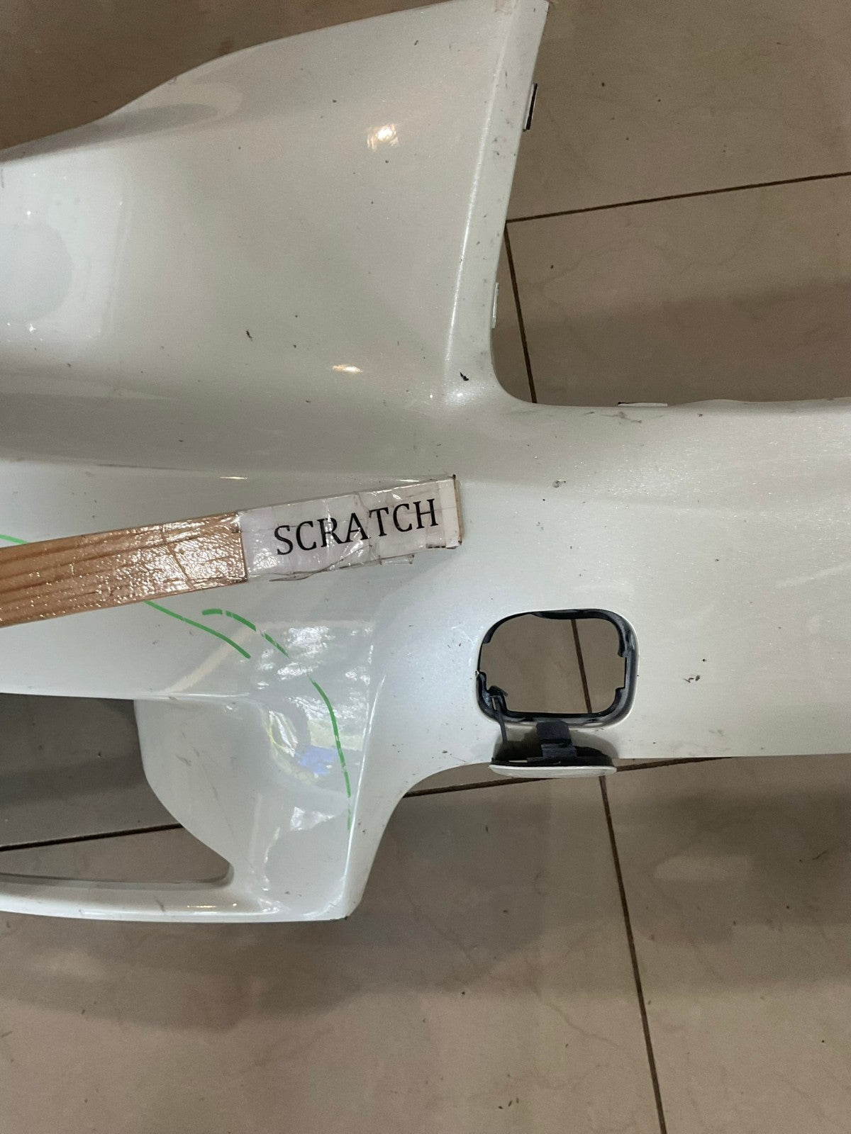 Front Bumper Cover White Toyota Highlander LE Hybrid 14-16 52119+0E220 OEM