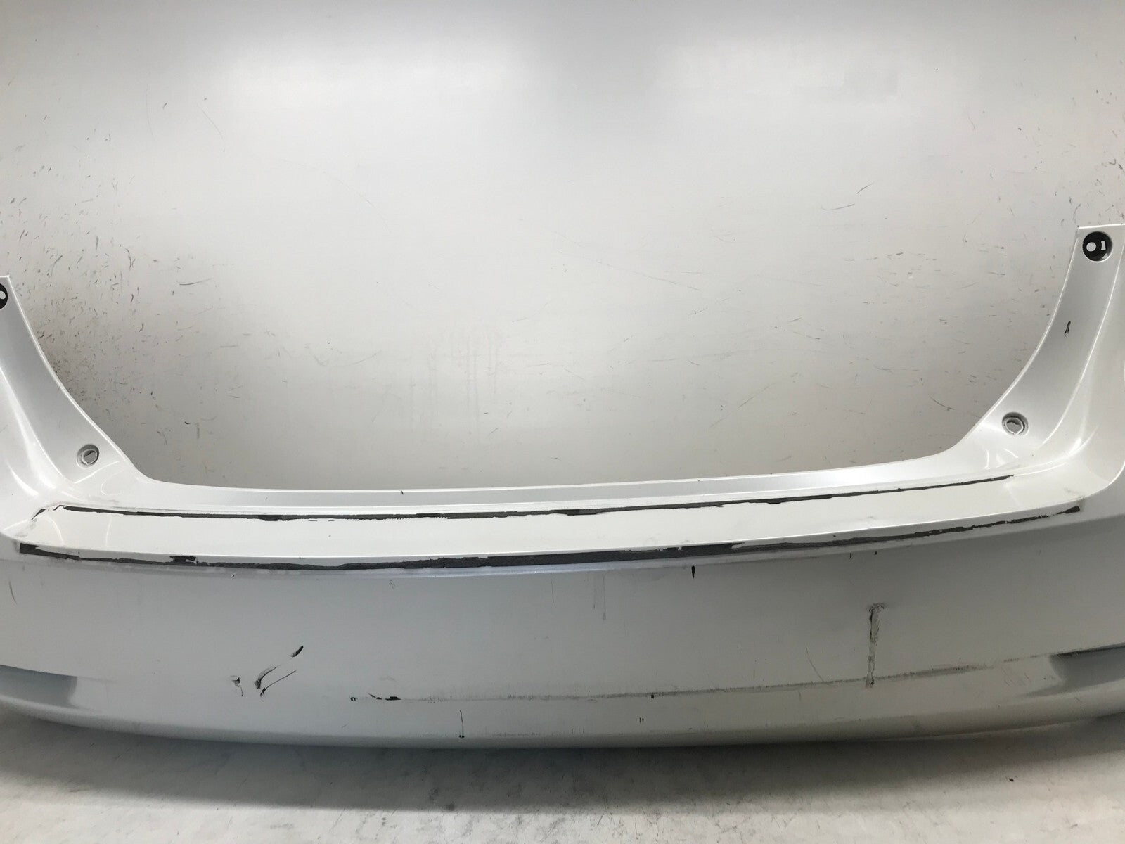 Rear Bumper Cover White Toyota Venza Base Limited LE XLE 09-2015 52159-0T010 OEM