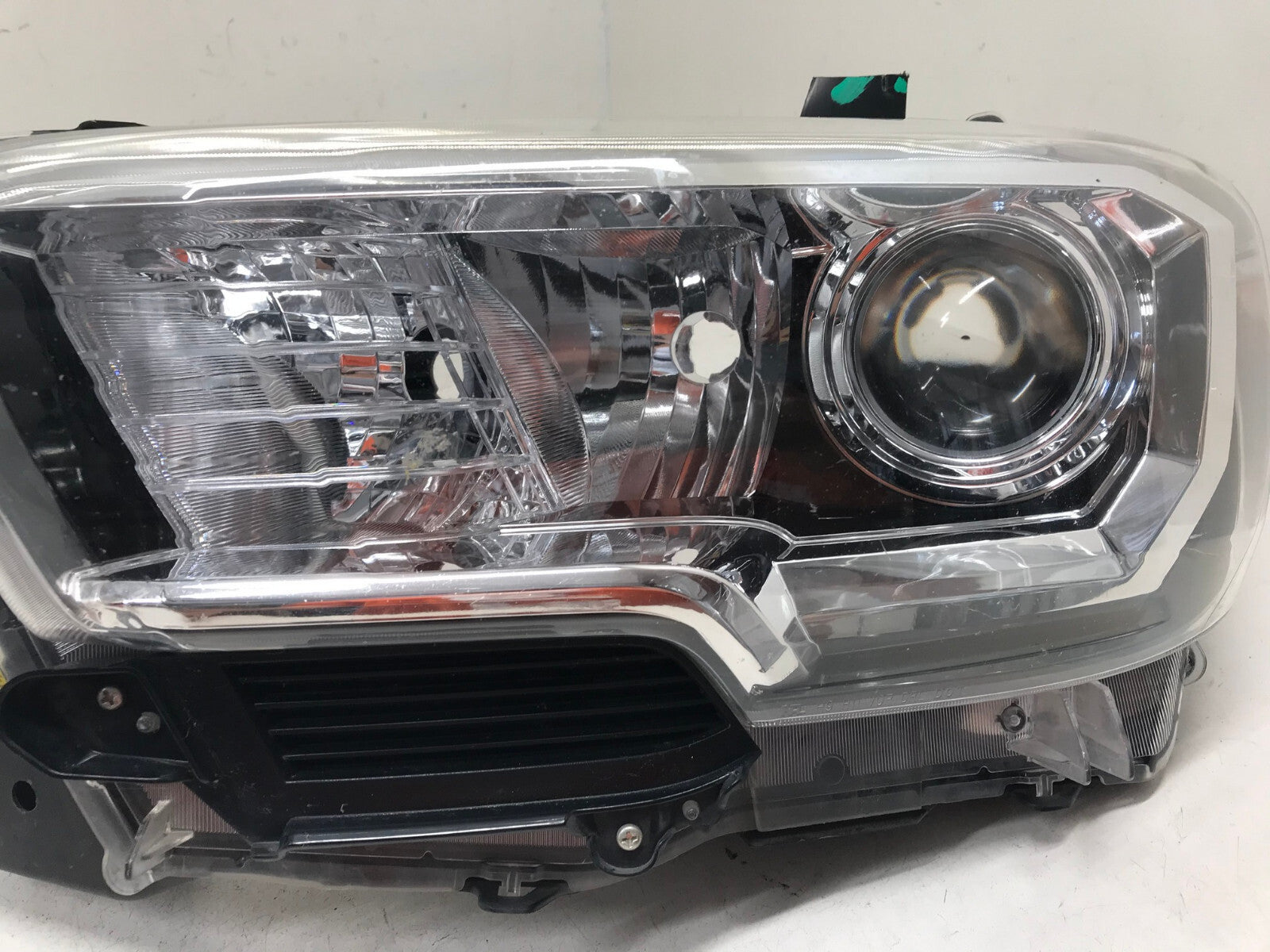 Projector Headlight Damaged Driver LH Toyota Tacoma 2016-2018 8115004250 OEM2