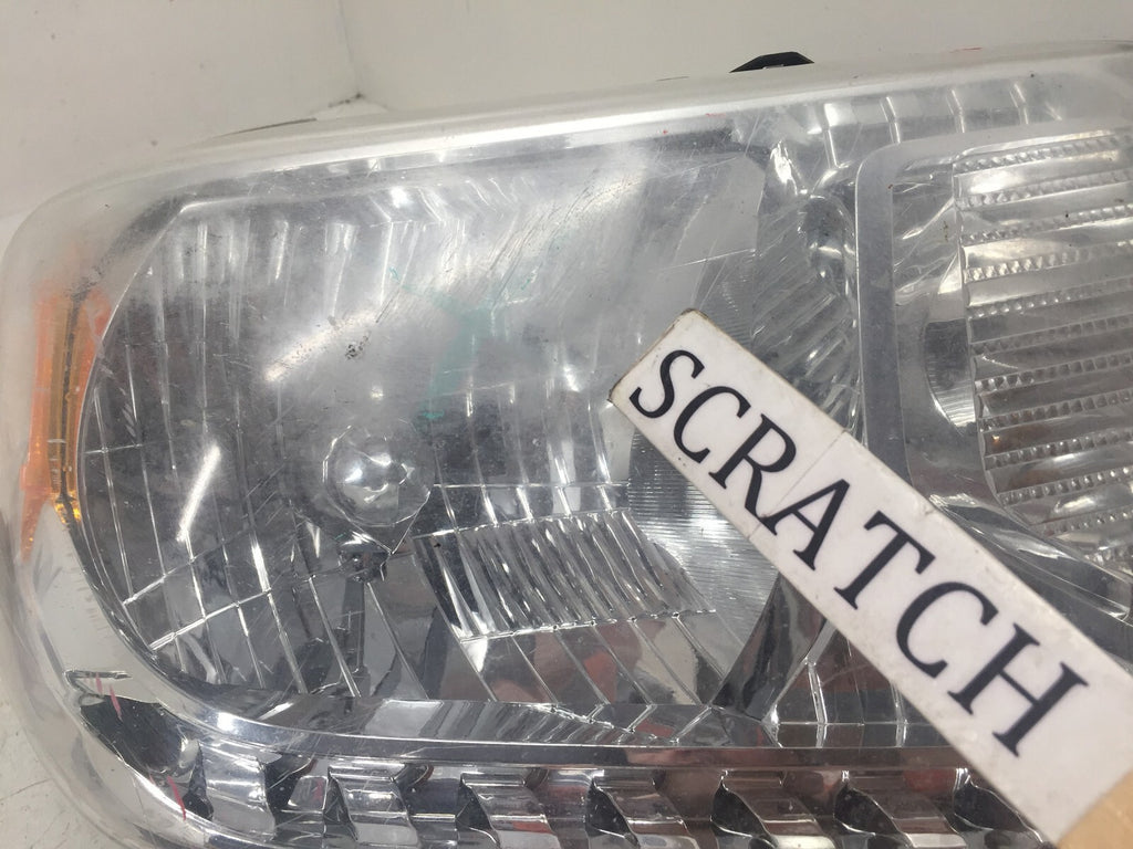 Head light Damaged Lamp Right Passenger RH Toyota Tundra 2014-2020 OEM