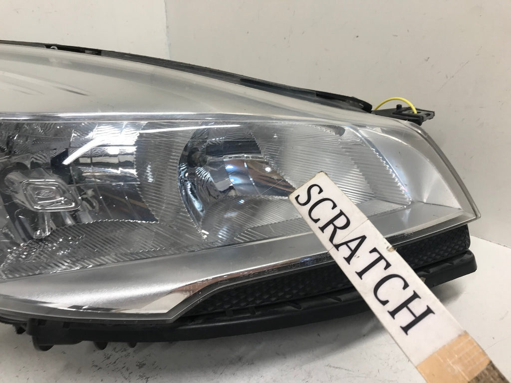 Headlight Damaged Halogen RH Right Ford Escape SE 2013-2016 CJ54-13W029-A OEM
