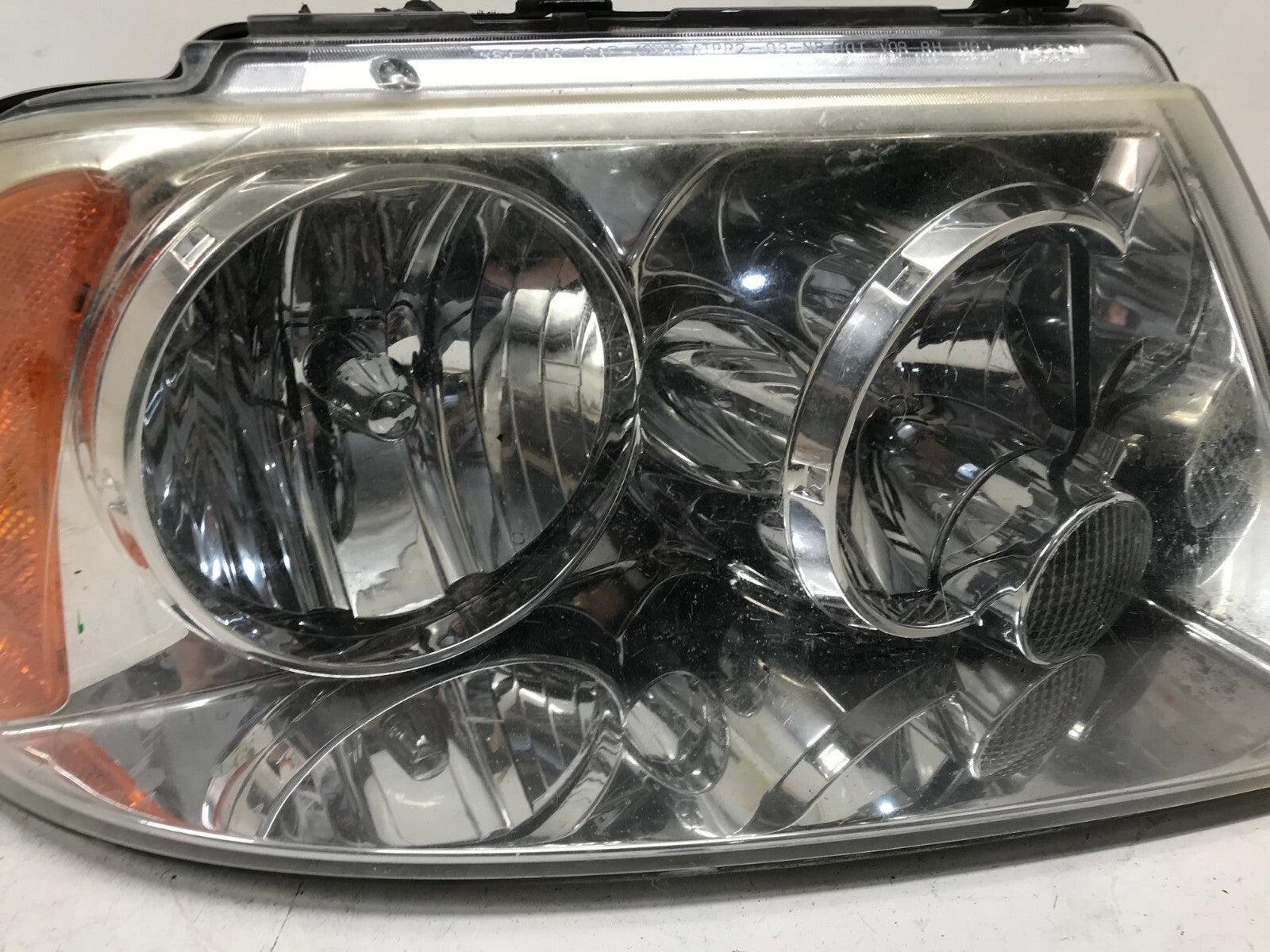 Headlight Damaged Passenger Right RH lincoln Navigator 03-06 331-1189R-ASN OEM