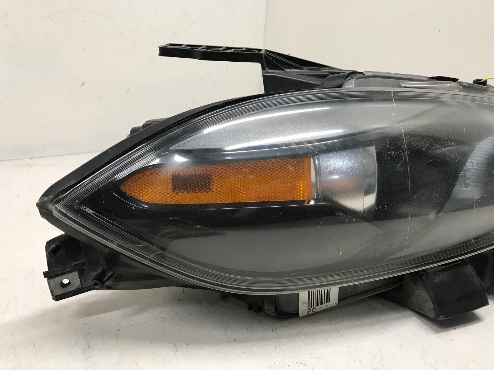 Headlight Damaged Right passenger RH 2013-2016 Dodge Dart 68085140AI OEM