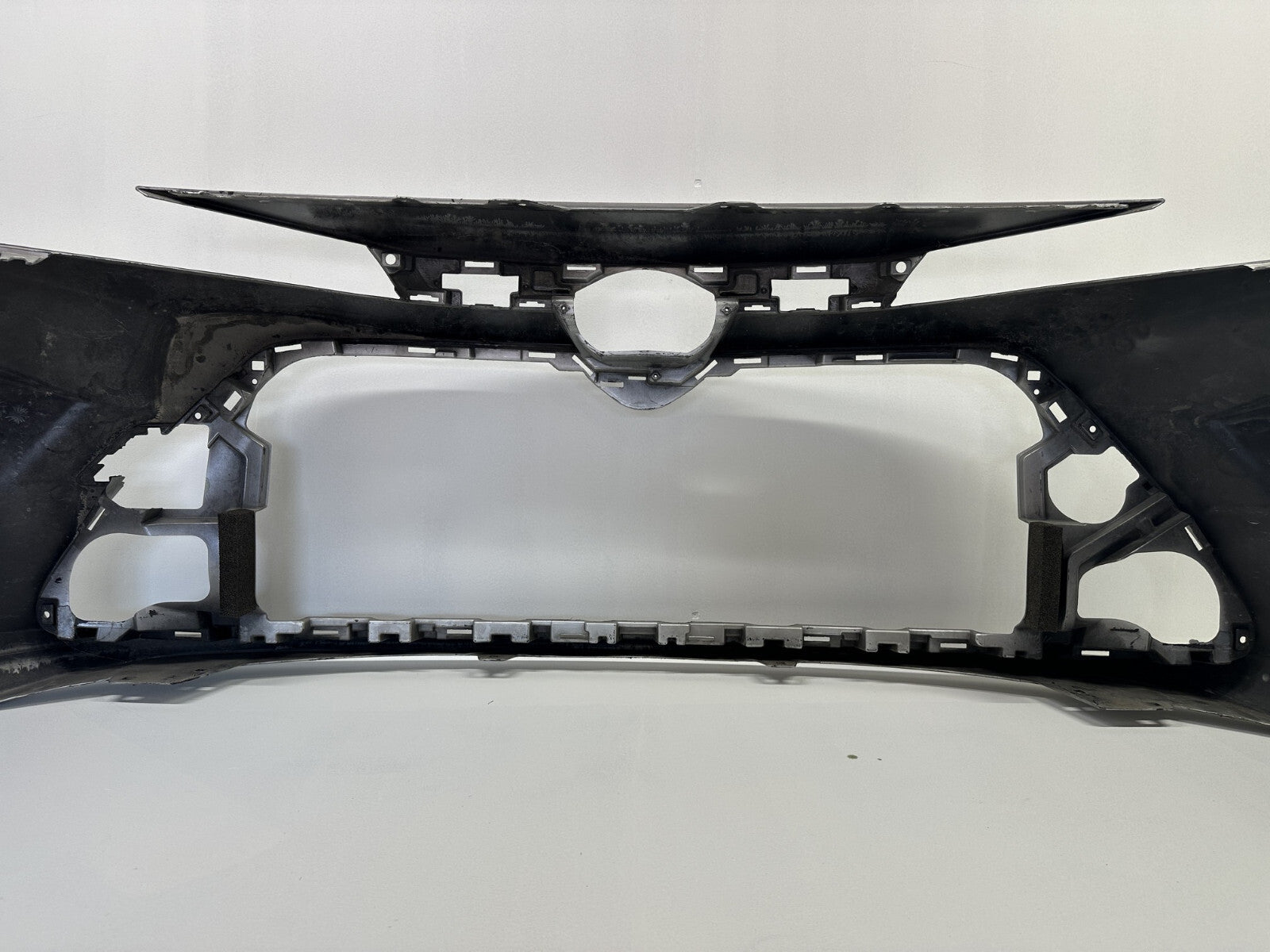 Front Bumper Cover Gray Toyota Corolla Sedan L/LE/XLE/Hyb 20 21 52119-12G00 OEM