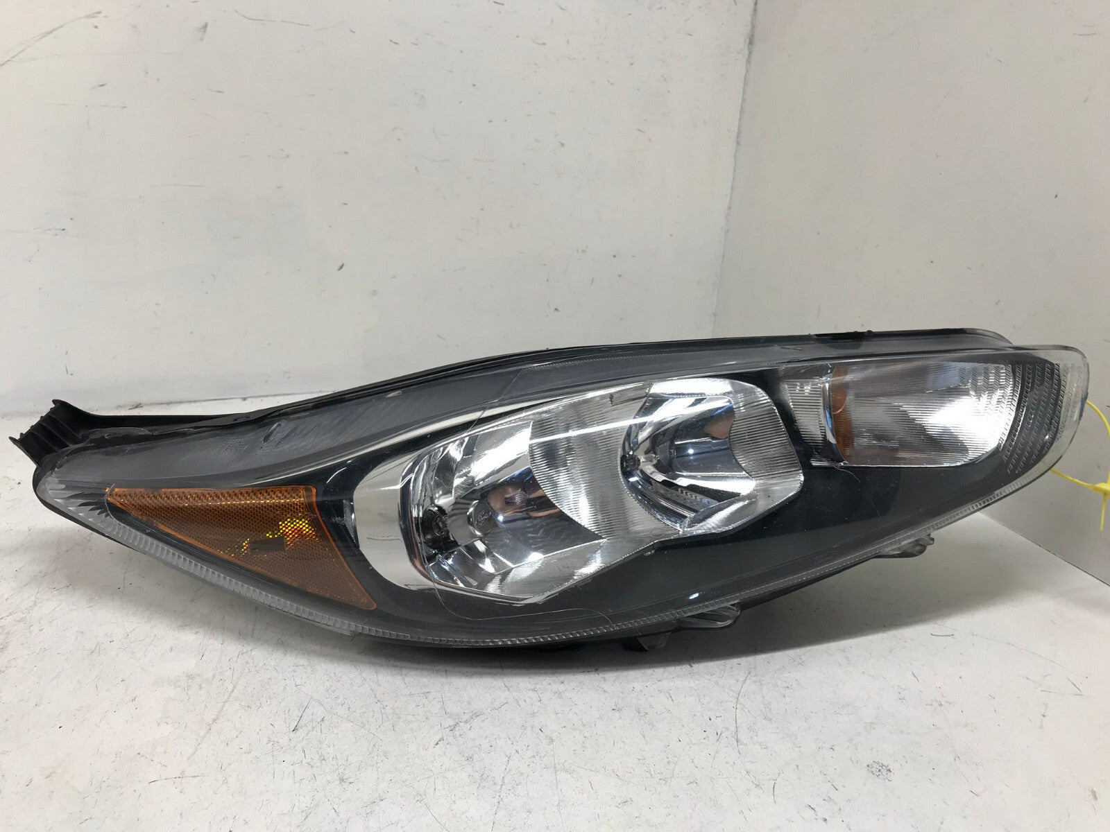 Headlight Damaged RH Ford Fiesta (For Parts Only) 2014 - 2019 D2BB-13W029-BG OEM