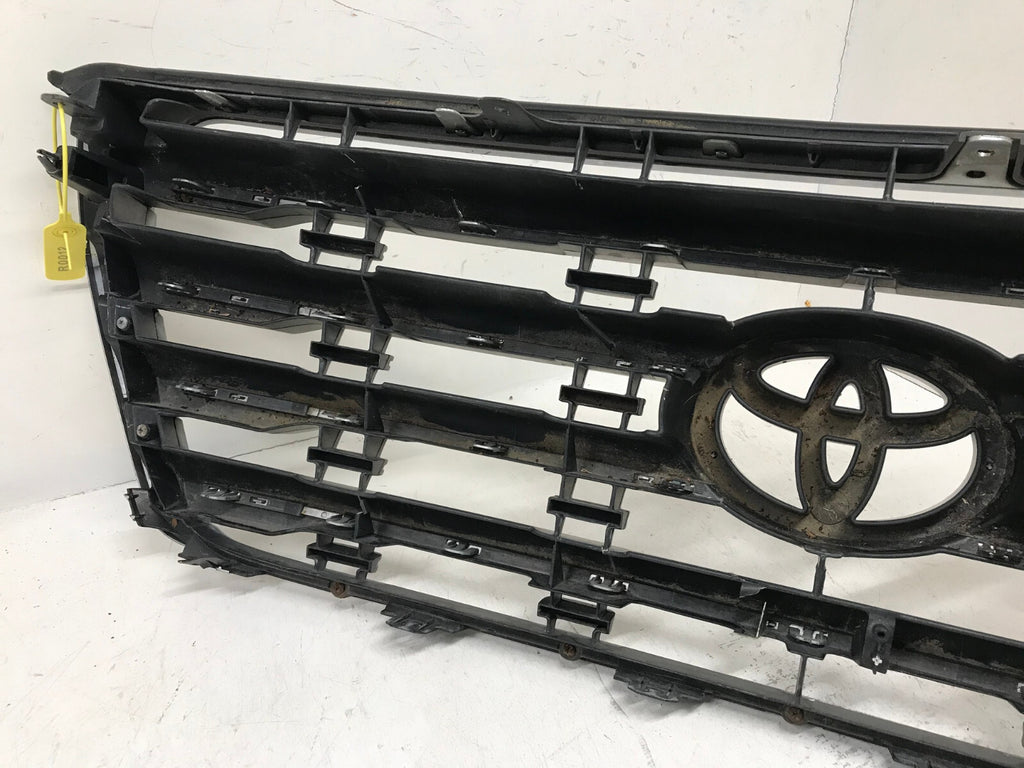 Grill Grille Toyota Landcruiser 2007 53101-60480 OEM