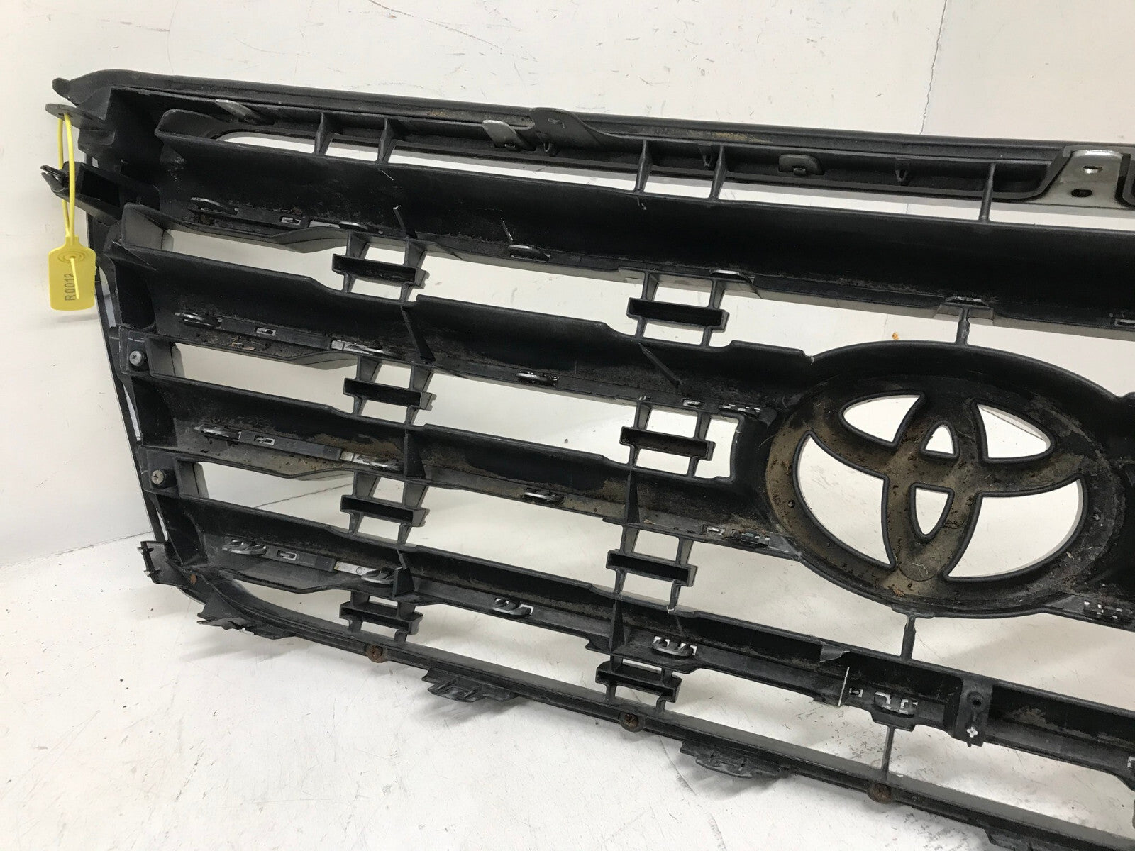 Grill Grille Toyota Landcruiser 2007 53101-60480 OEM