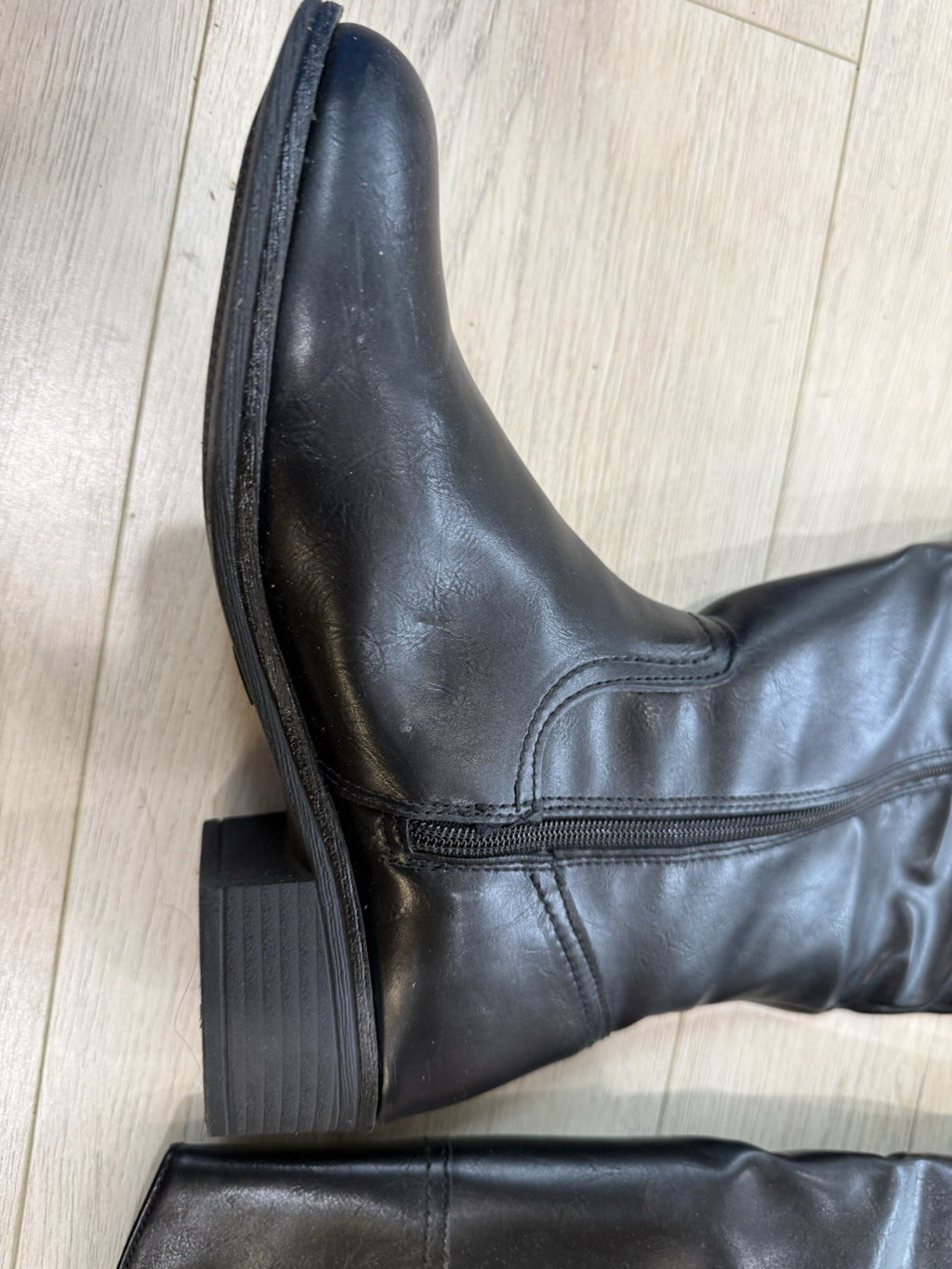 St. John’s Bay Women’s Size 8m Black Boots