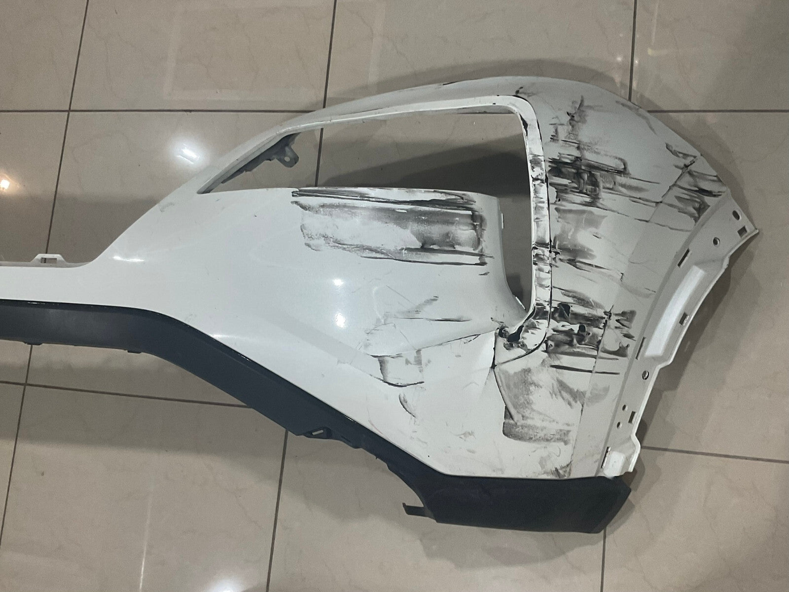 Front Bumper Cover White 2021 - 2023 Nissan Rogue ( X-Trail ) 62022+6R00H OEM