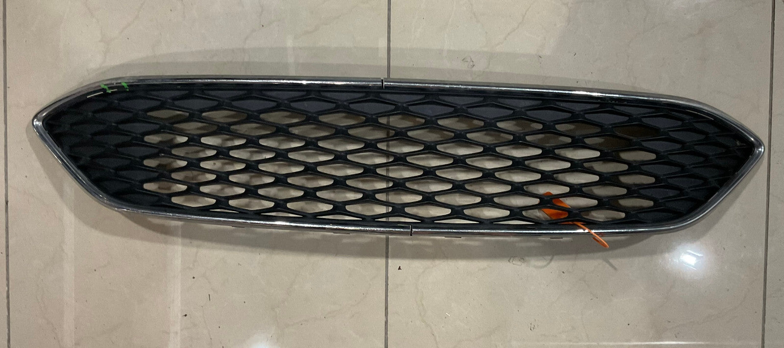 Grill Grille Black/Silver Trim 2015-2017 Ford Focus F1EB-8200-BAW OEM