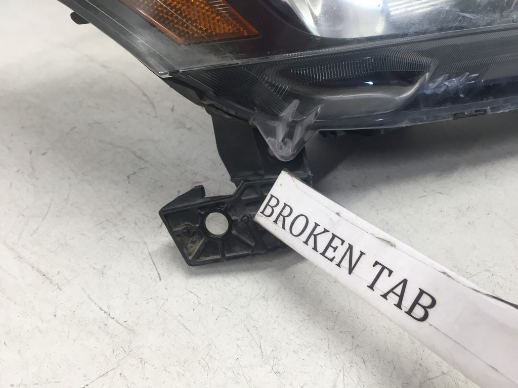 Halogen Headlight Damaged Right RH Honda Accord Sedan 08-12 33100-TA0-A01 OEM