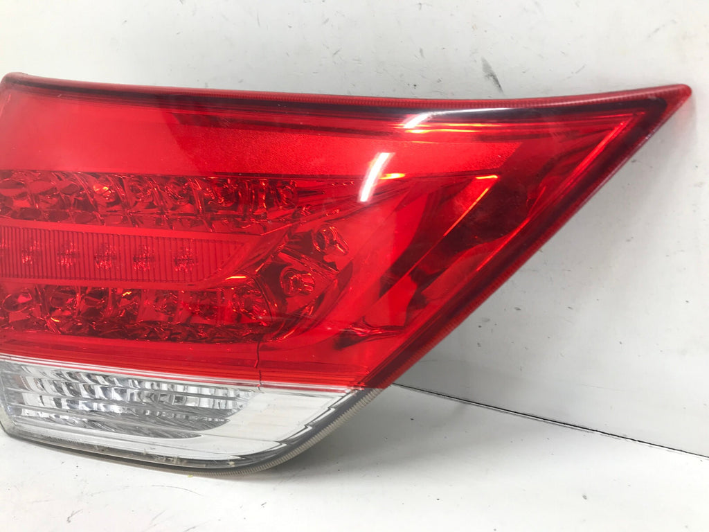 Tail light Damaged Driver LH Toyota Sienna 2011 2012 2013-2014 OEM OEM
