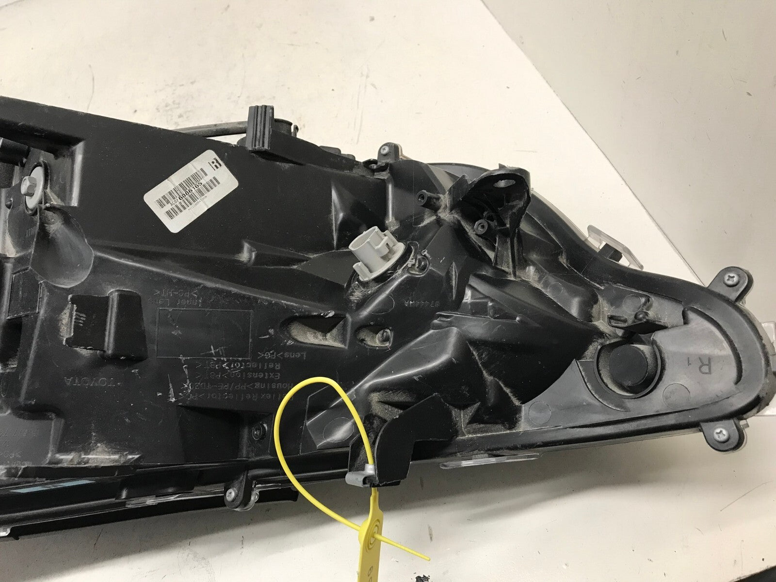 Headlight Damaged Passenger RH Right 2019 2020 2021 RAV4 81130-42812 OEM