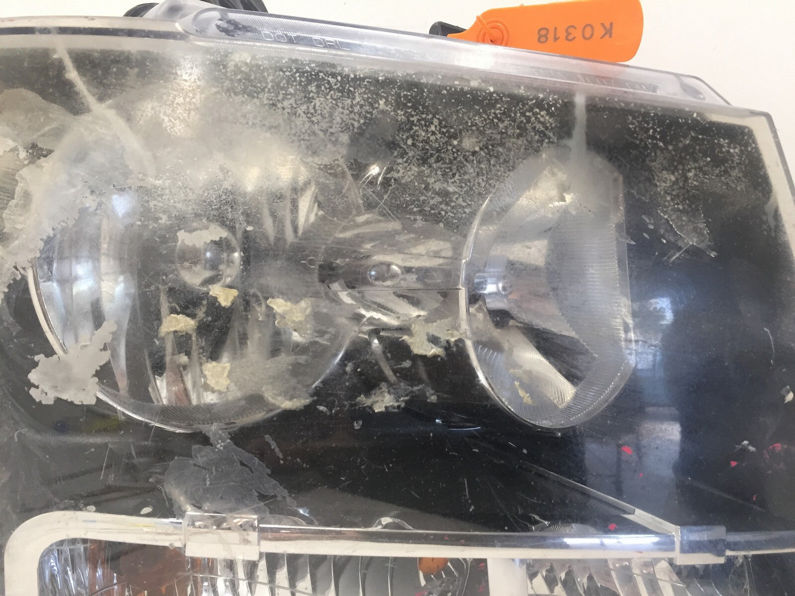 Headlight Damaged Lamp RH Chevy Tahoe Suburban Avalanche 07-2014 15895613 OEM