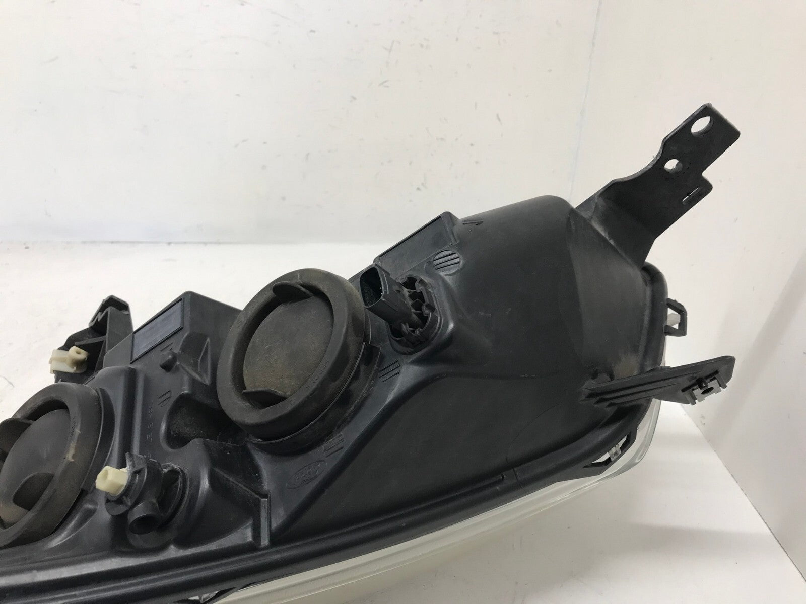 Headlight Damaged Passenger RH Right Ford Escape 2013-2016 44ZH-2090-A OEM
