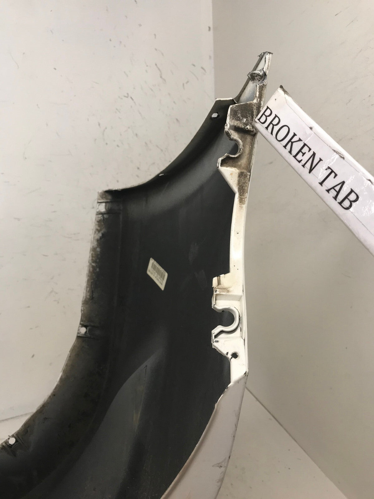 Front bumper Cover Chevrolet Malibu White 2006-2008 15266317 OEM